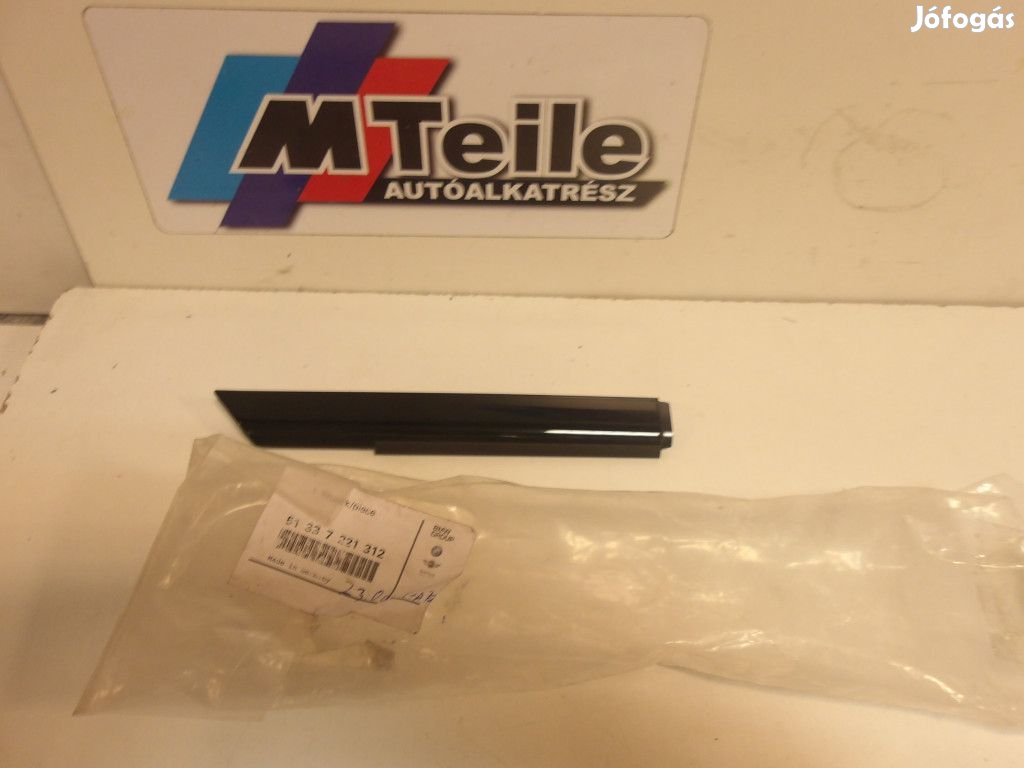 (GYÁRI ÚJ) BMW F06/F12/F13 AJTÓ DÍSZLÉC JOBB ELSŐ 7221312