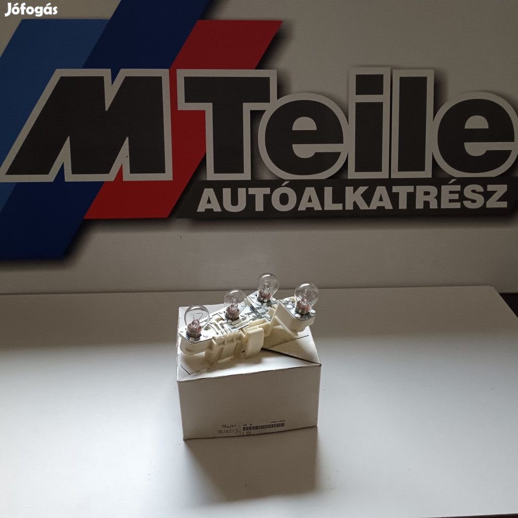 (GYÁRI ÚJ) BMW Jobb hátsó izzófoglalat 3-as E90