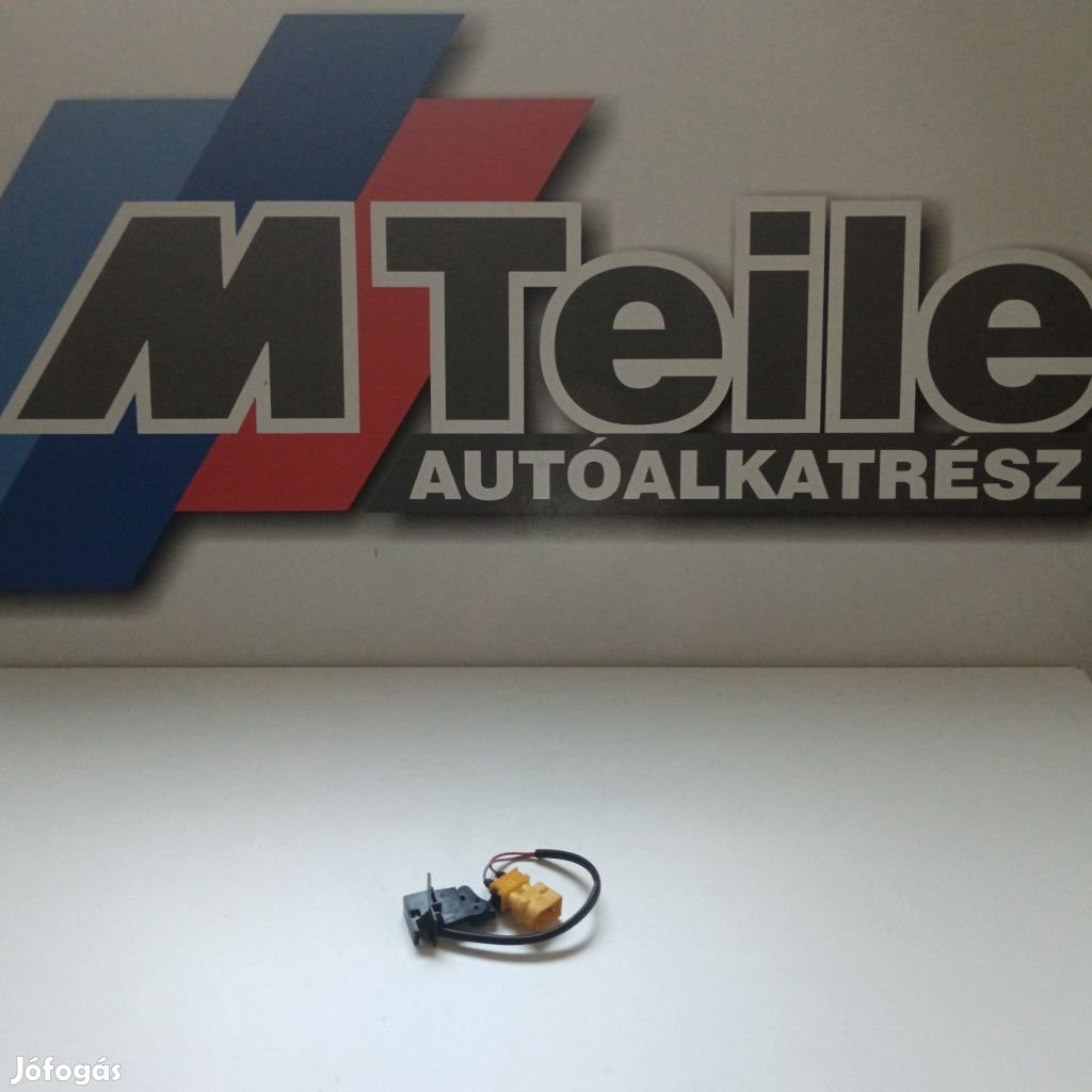 (GYÁRI ÚJ) BMW Mikrokapcsoló ajtózárhoz, jobb oldali  3-as E36