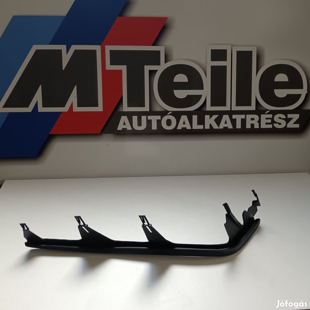 (GYÁRI ÚJ) BMW Tömítés jobb oldali  3-as E46