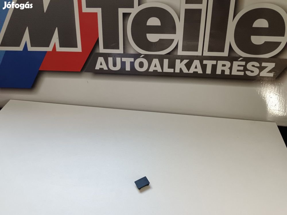 (GYÁRI ÚJ) BMW Zárólemez belső burkolatokhoz
