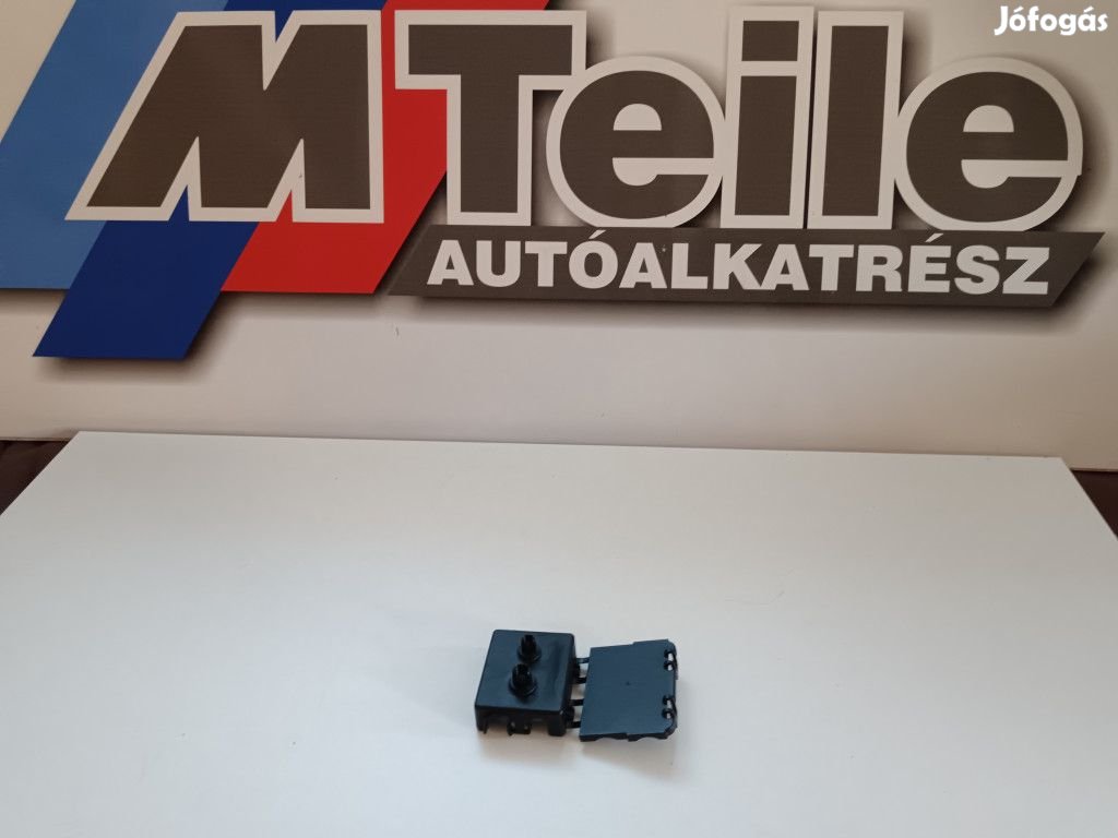 (GYÁRI ÚJ ) BMW Csatlakozó dugasz konzol