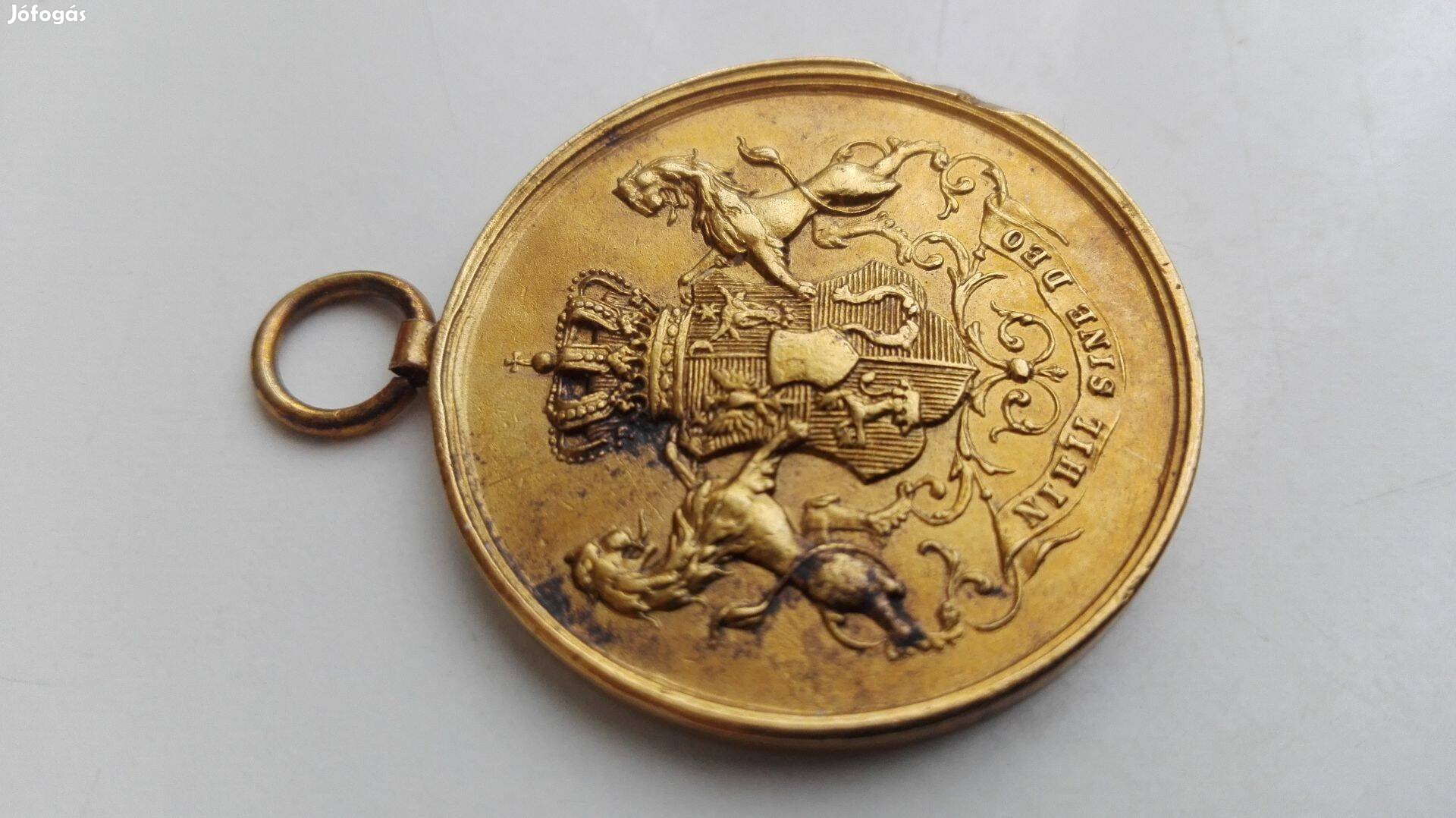 Hűséges Szolgálatért Román Királyi aranyozott kitüntetés