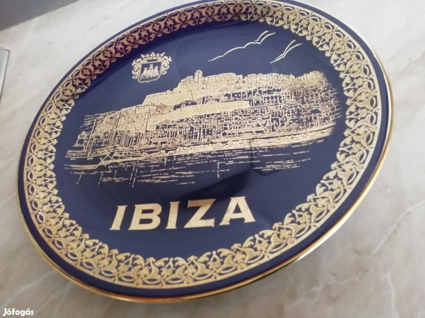 "Ibiza" aranyozott porcelán dísztányér