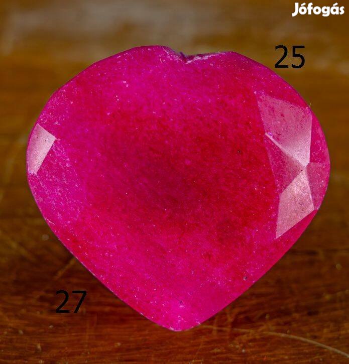 .Nagy.természetes rubinkristály-211 ct-,42 g