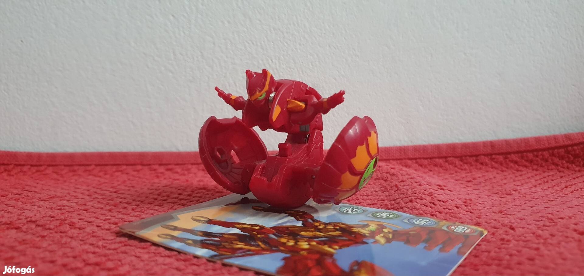 Piros Bakugan mágneskártyával