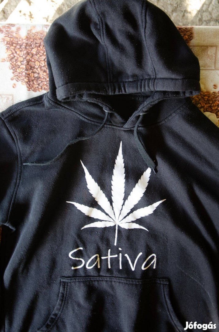 "Sativa" kapucnis férfi fekete pulóver L/XL