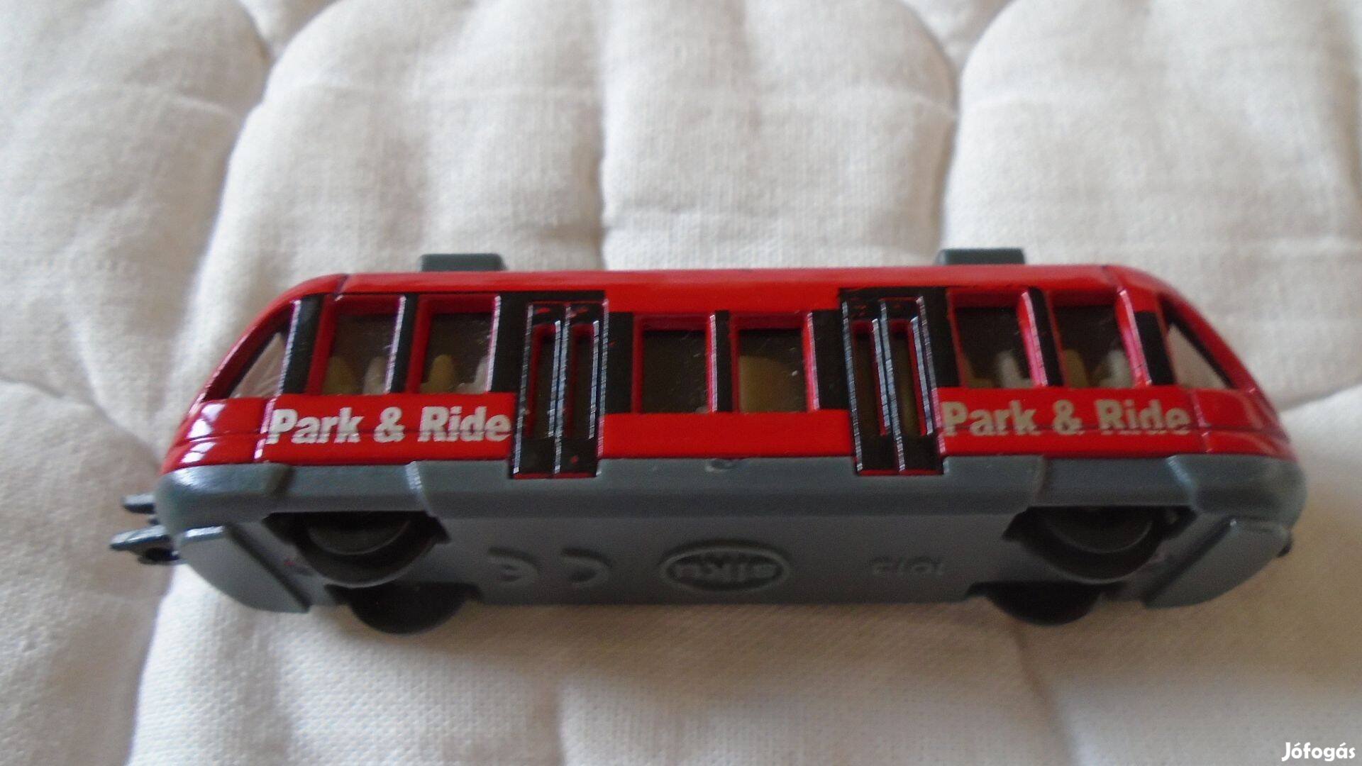"Siku" - fém villamos - piros-fekete -Park und Ride felíratos -újszerű
