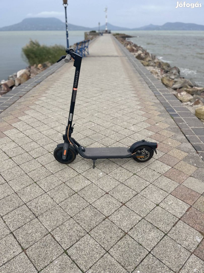 Új Ninebot F30 elektromos roller