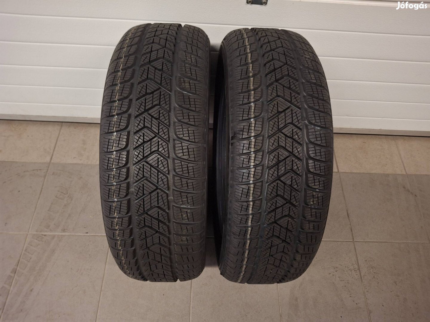 Új Pirelli 215/65 R17 téli gumi 2db