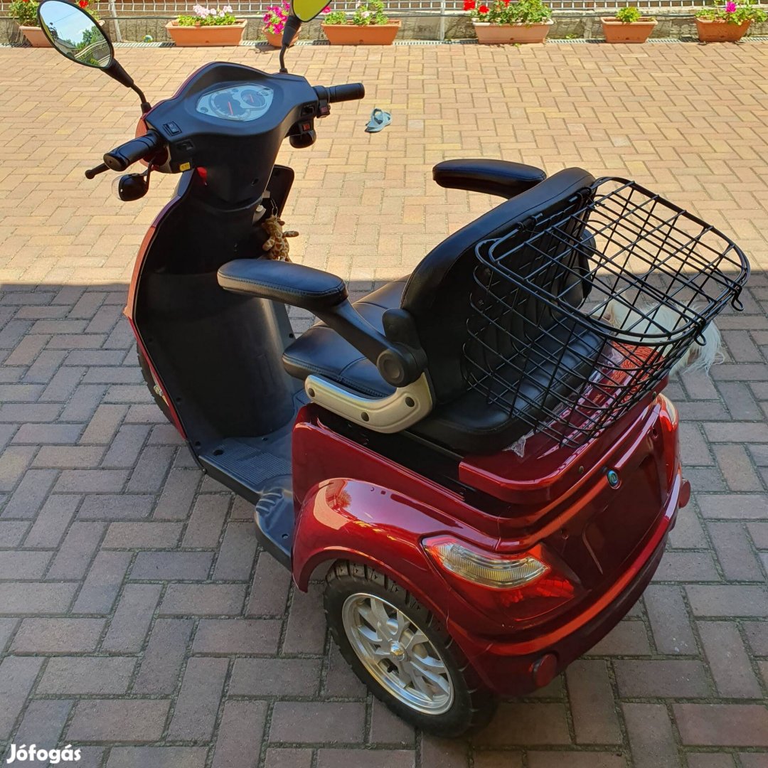 Zthec háromkerekü moped robogó