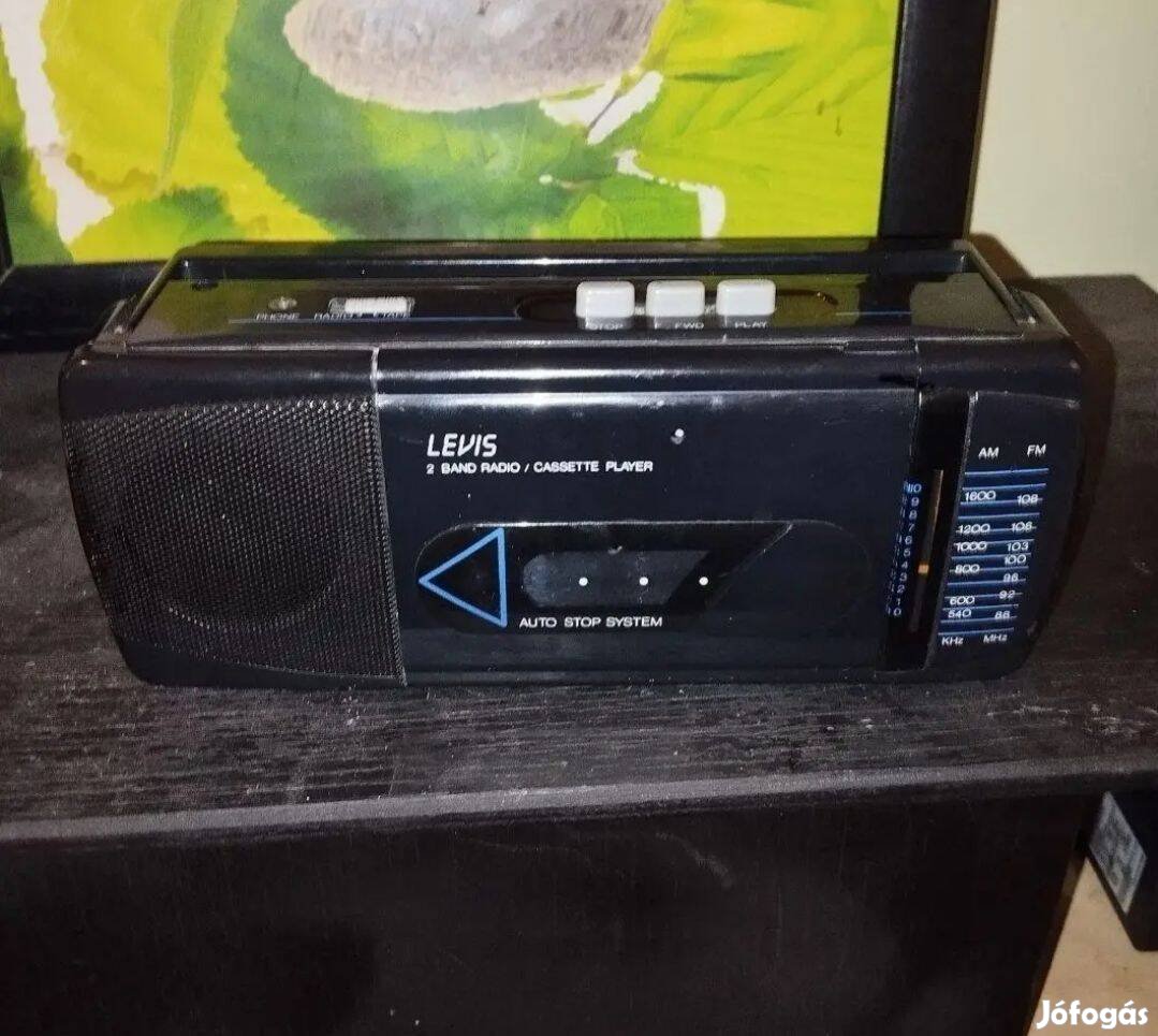 ,,Levis,, hordozható kis méretű retró kazettás rádiómagnó