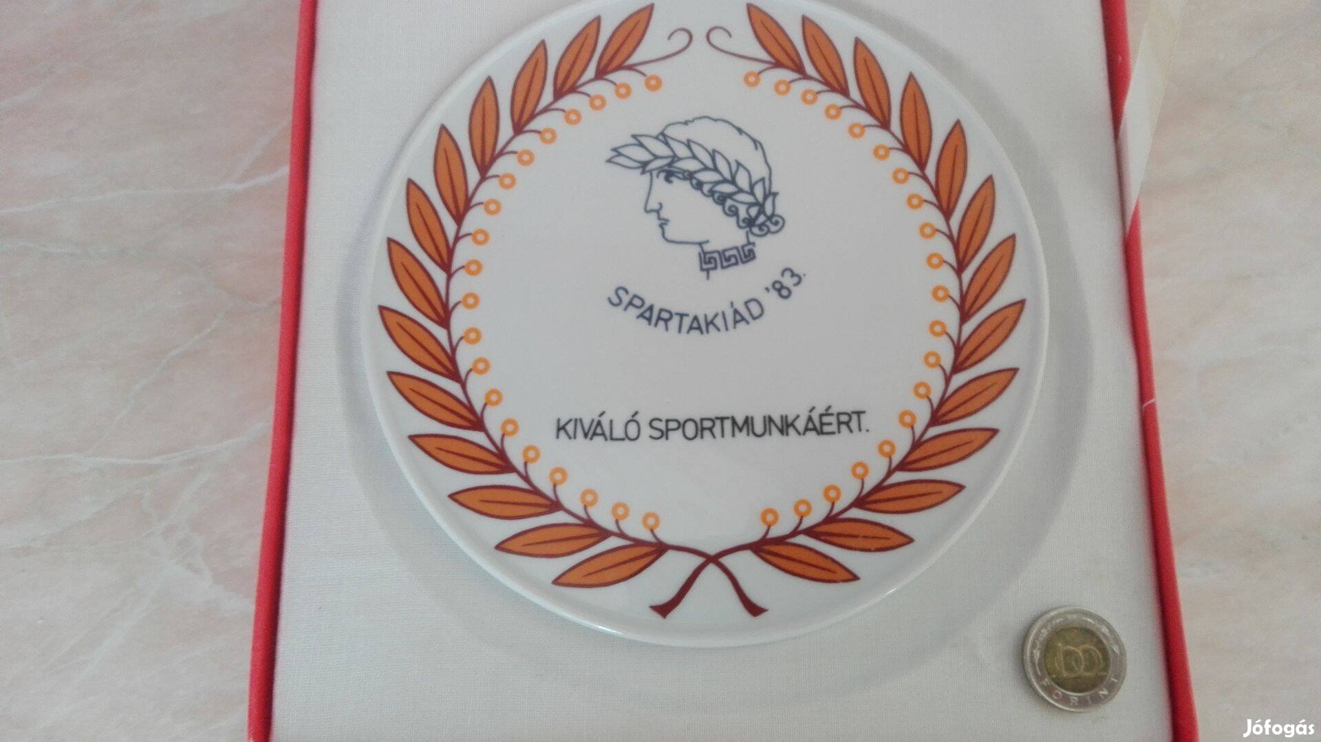 " Spartakiád 83 " Kiváló Sportmunkáért porcelán kitüntetés