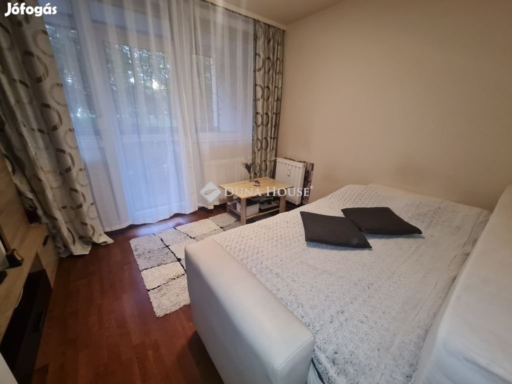 ***ÚJPEST Központi részén FELÚJÍTOTT lakás***