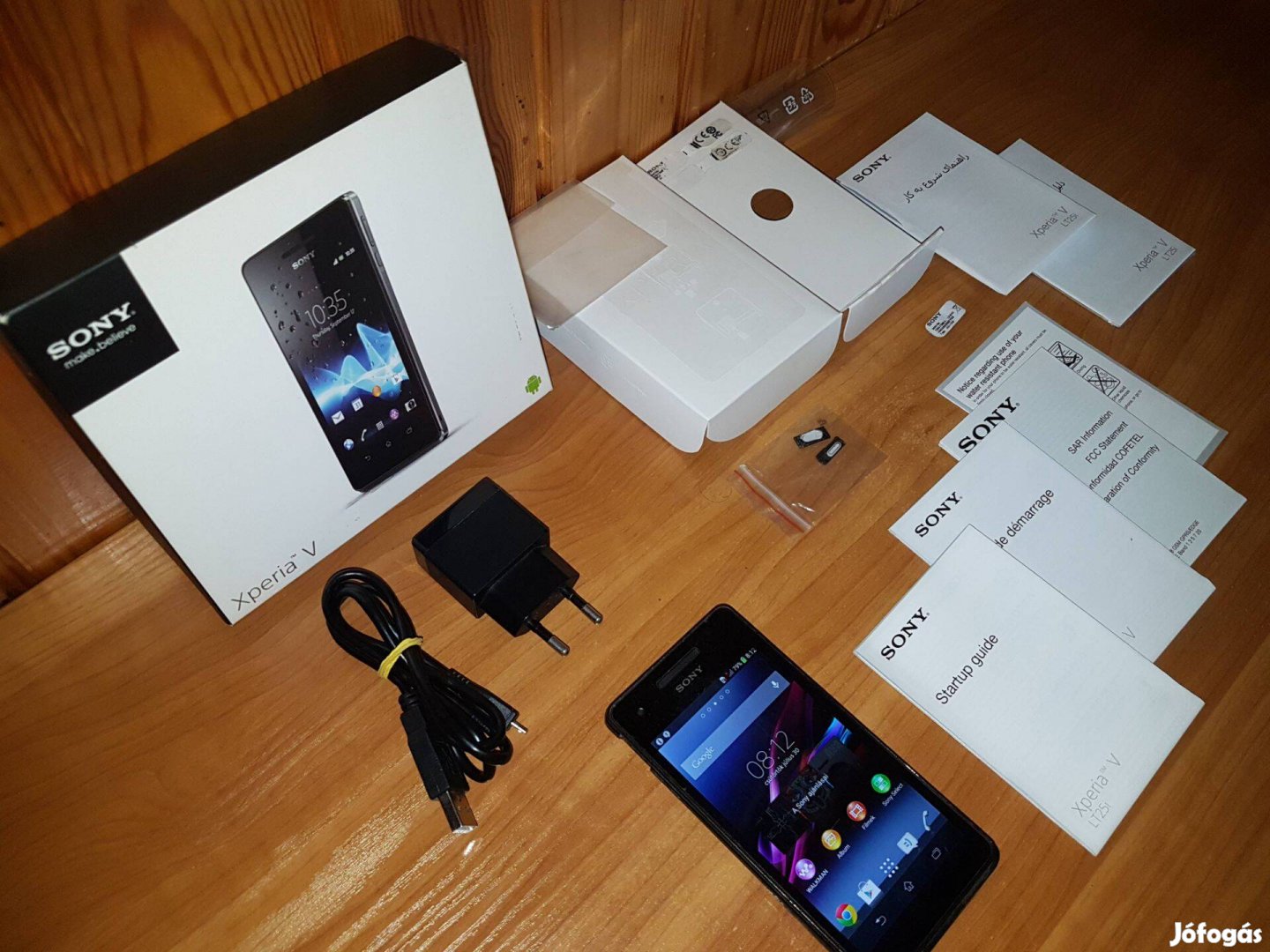 (kopott) Sony Xperia V LT25i - kártyafüggetlen - Android 4.2 - 4.3"