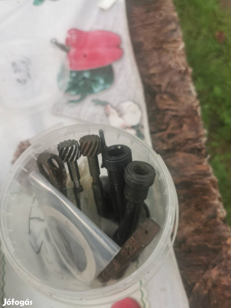 mz etz250 bvf karbi illetve más alkatrészek 
