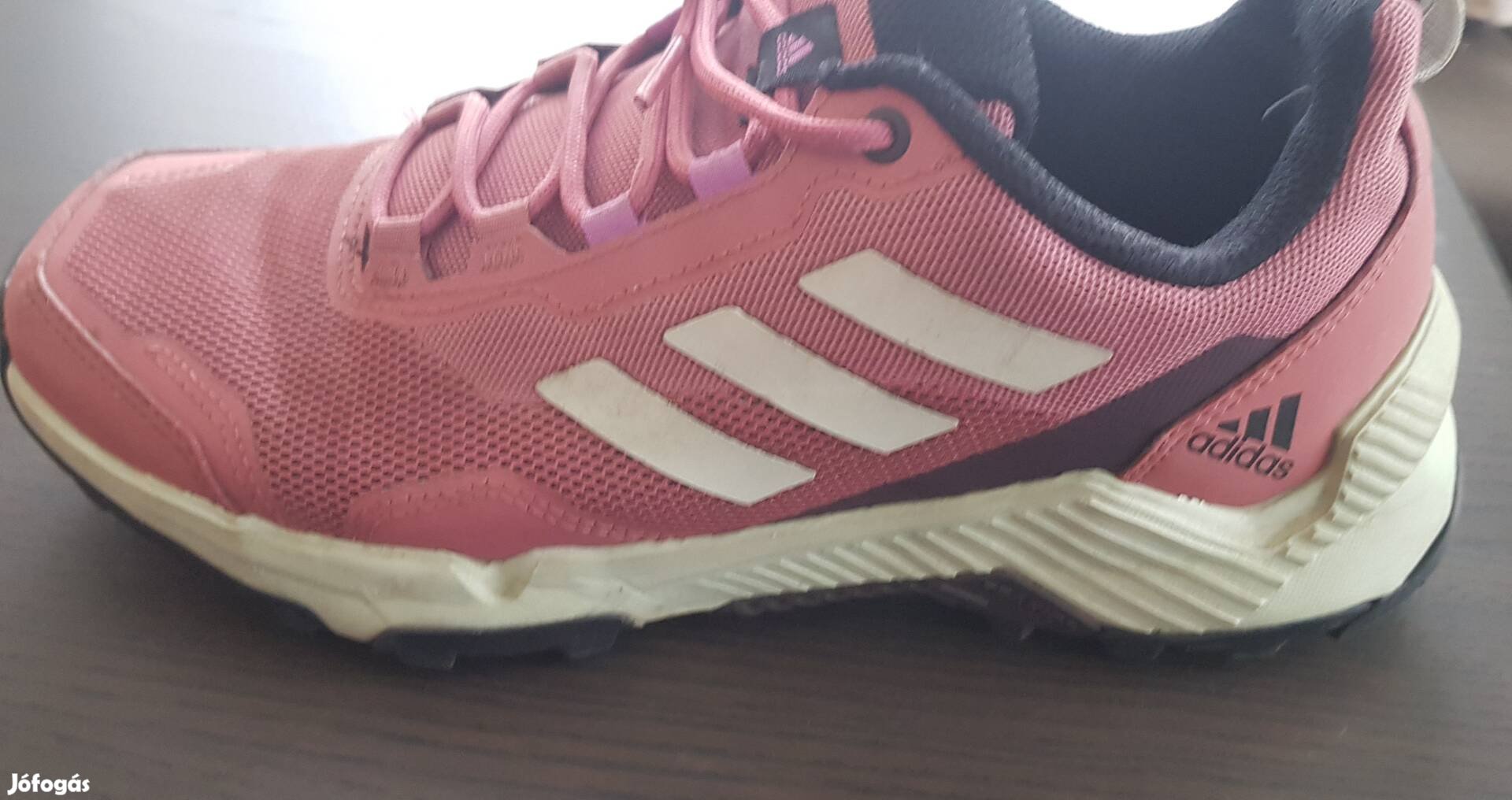 adidas cipő 40-es