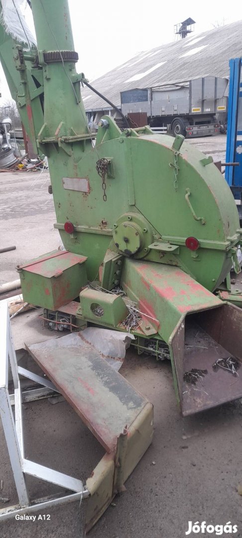 ágdaráló traktor hidraulikára