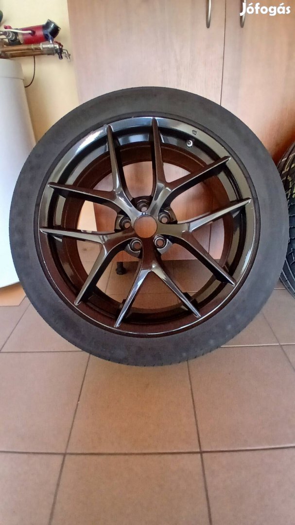 alfa Stelvio 20" felni + 255/45 r20 gumi