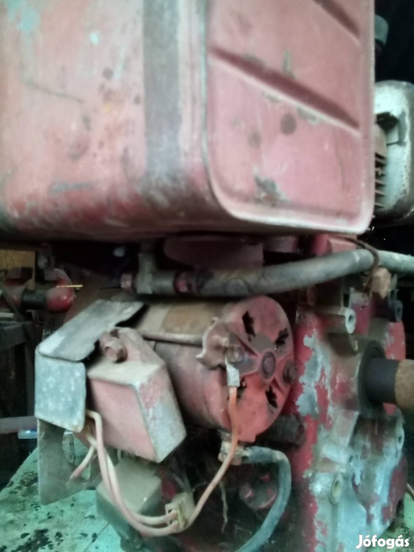 álló motor 8le s működő  
