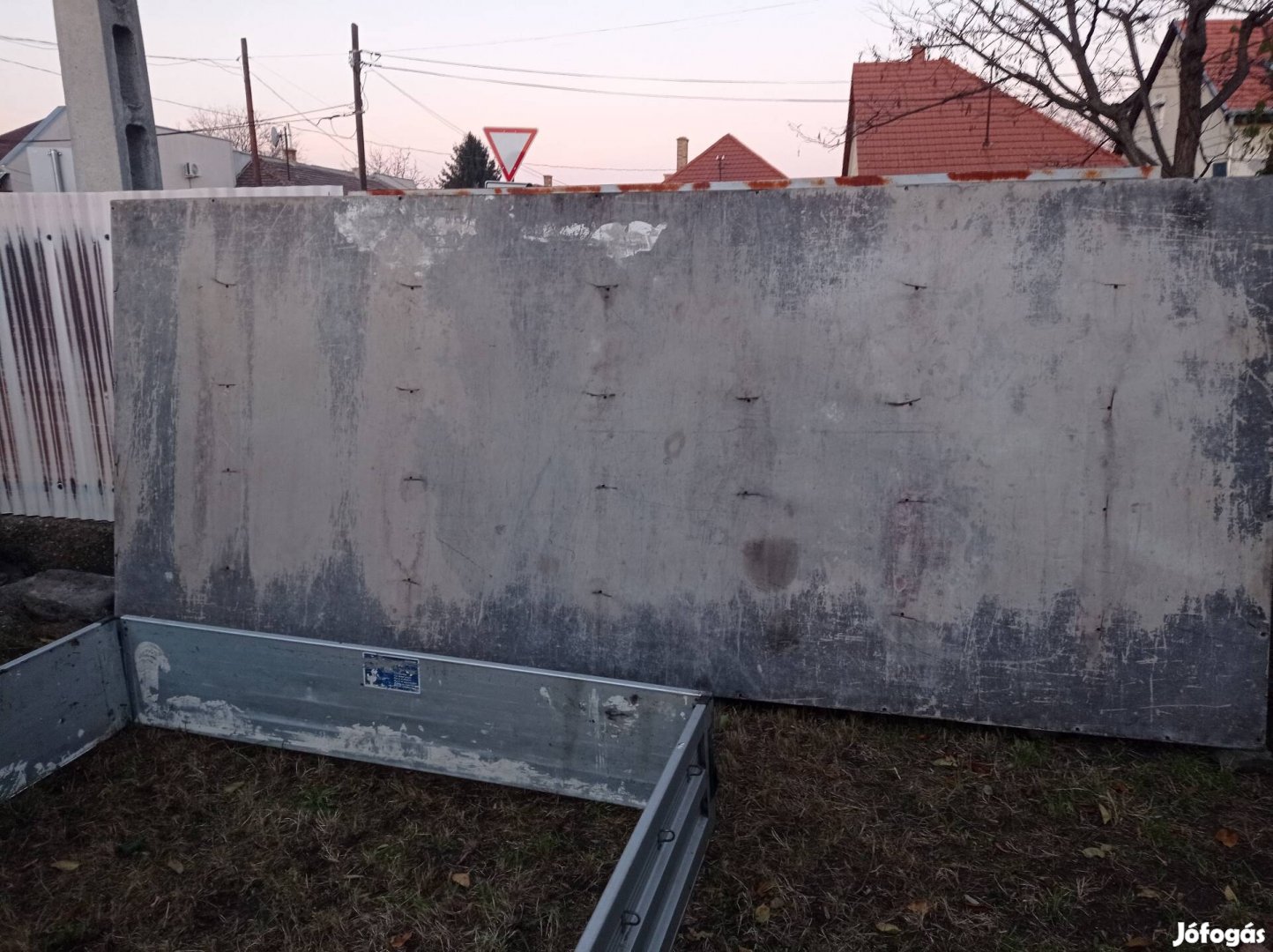 alu plató átalakítás miatt feleslegessé vált, ezért eladó 