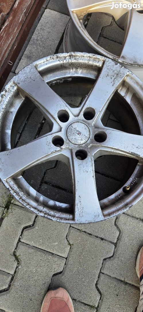 aluminium felni, esztétikai hibákkal