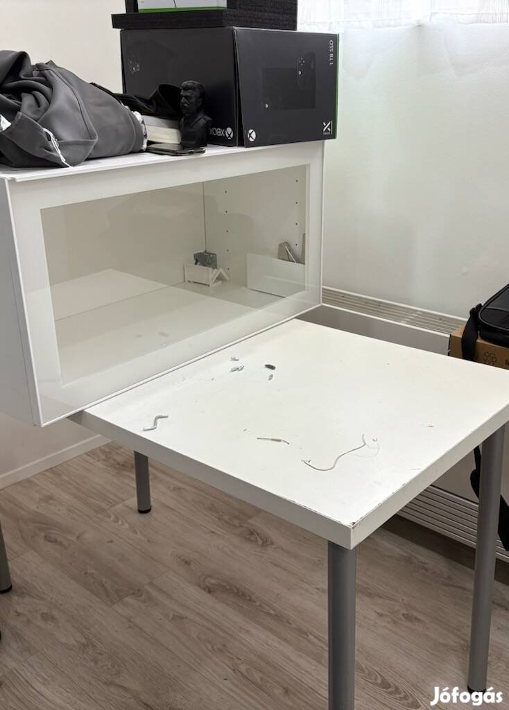 asztal IKEA, lecsavarjató labak