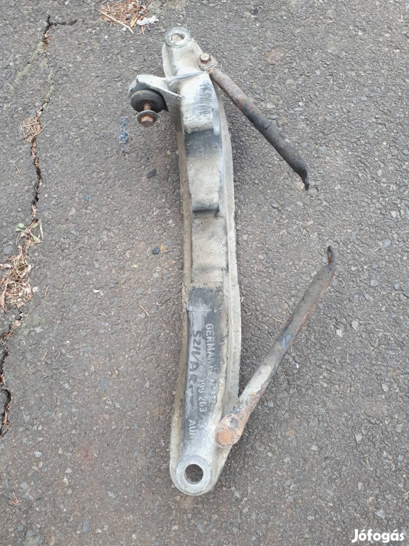 audi 100  C3   alsó váltótartó bak 443399263