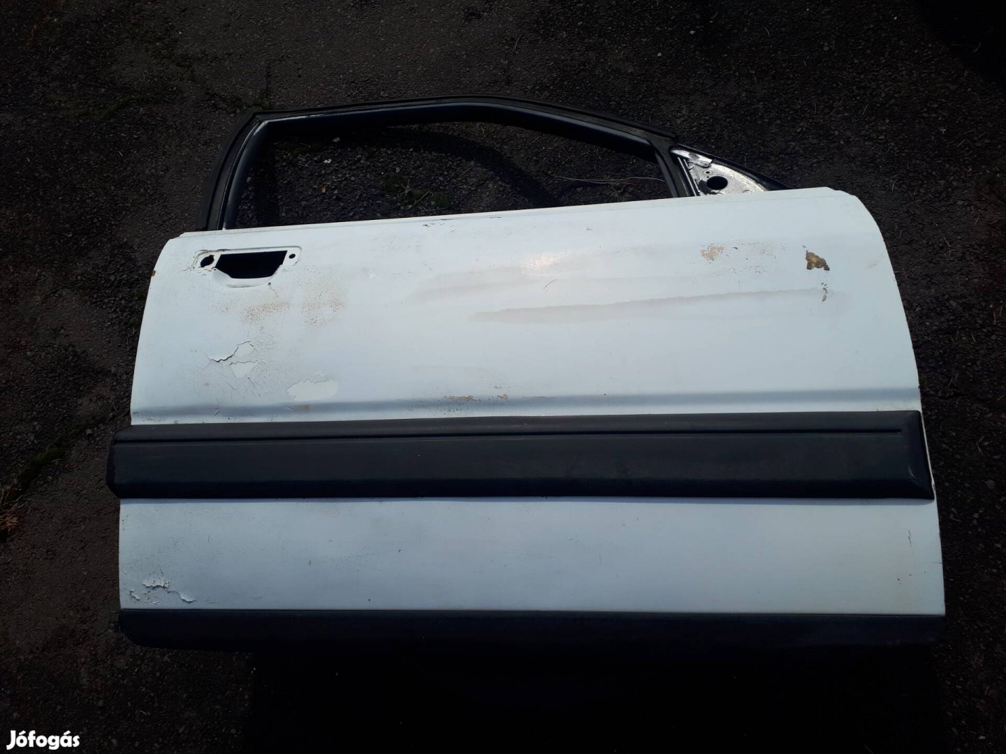 audi 100  C3  szivar  jobb első ajtó üveggel 