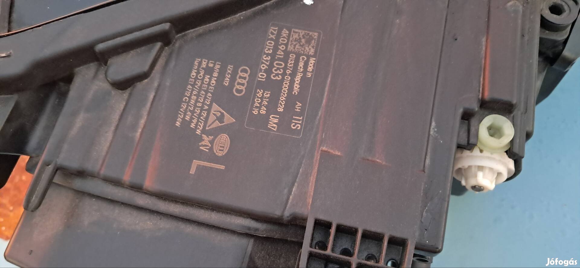 audi A6 dal elsö lámpa bontott