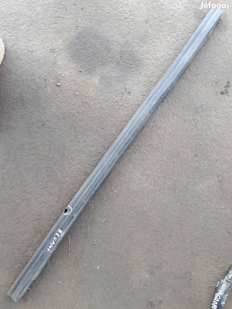 audi  a4 b8  motortér  gumikéder  nem hibátlan 