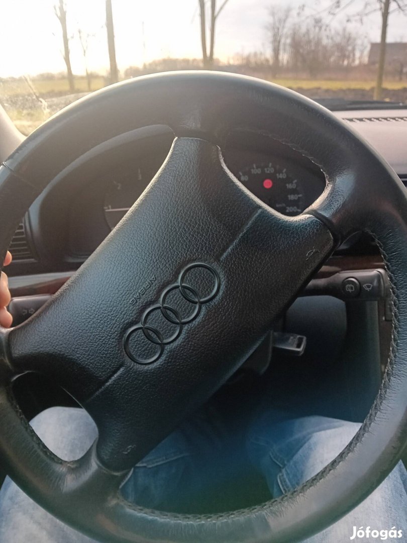 audi kis ricnis kormány eladó!