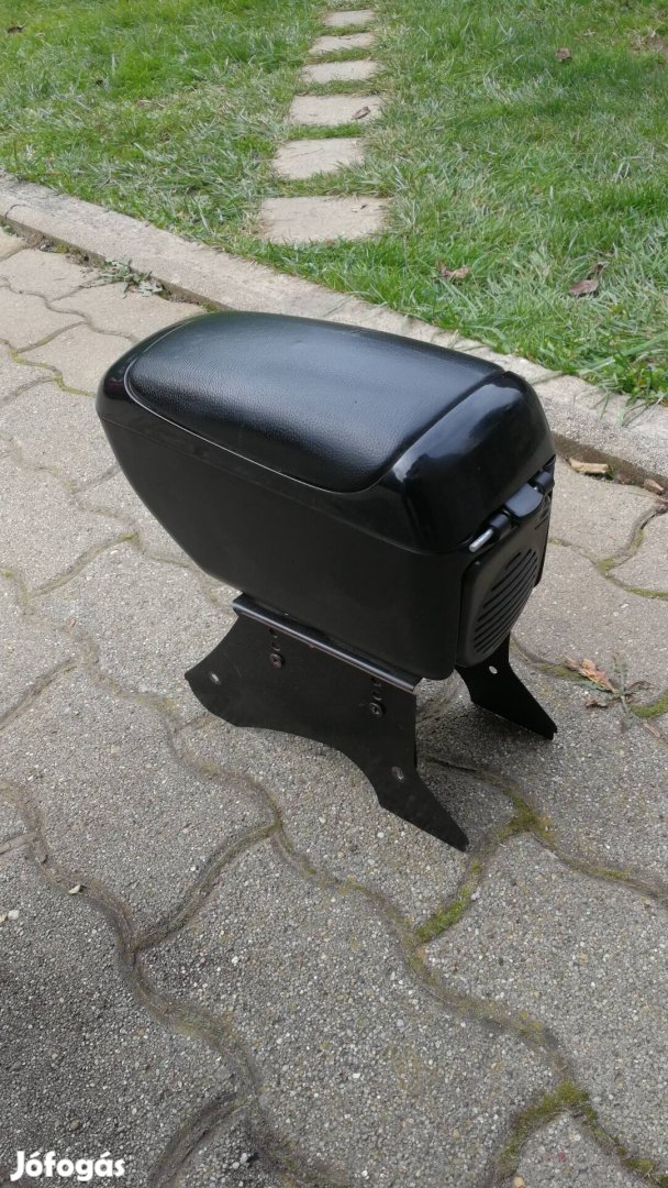 autó könyöklő, kartámasz 