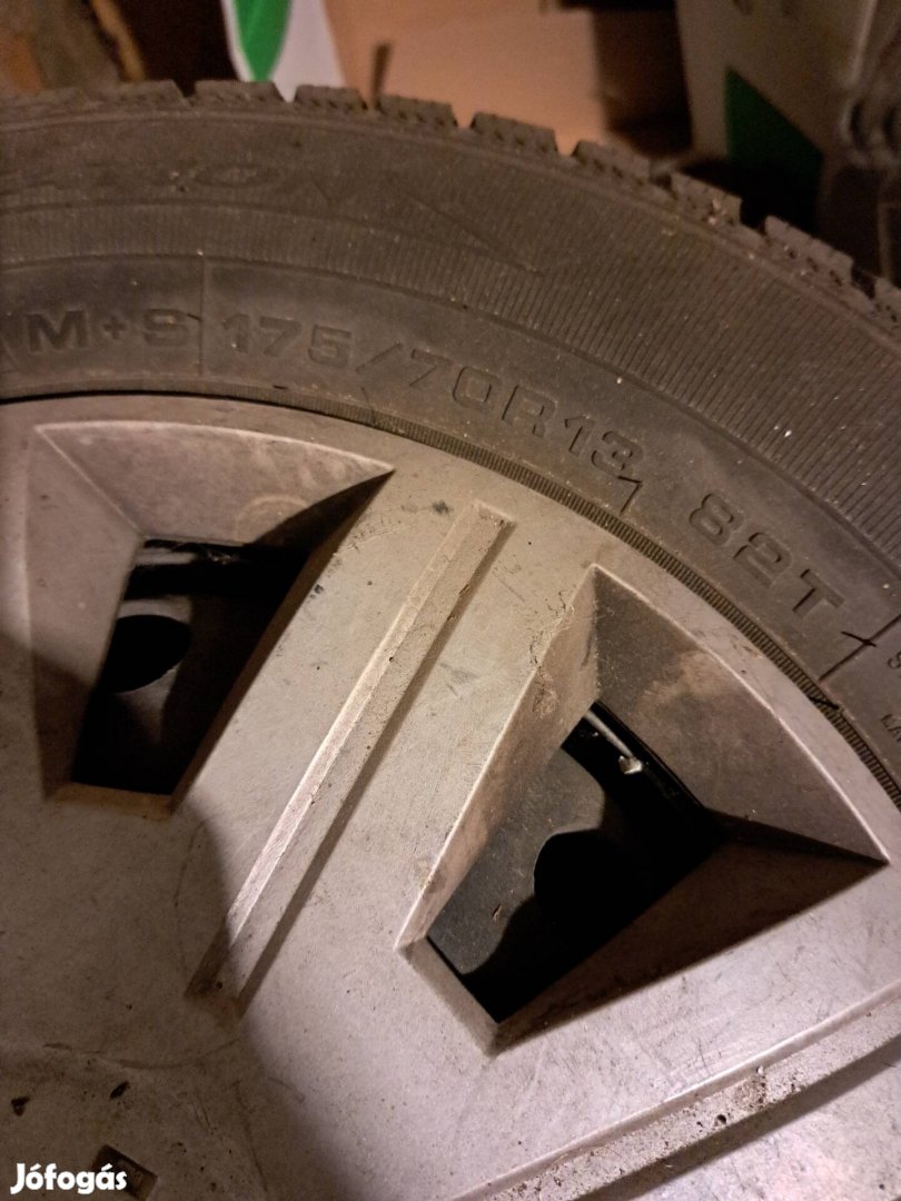 auto teli gumi felnivel