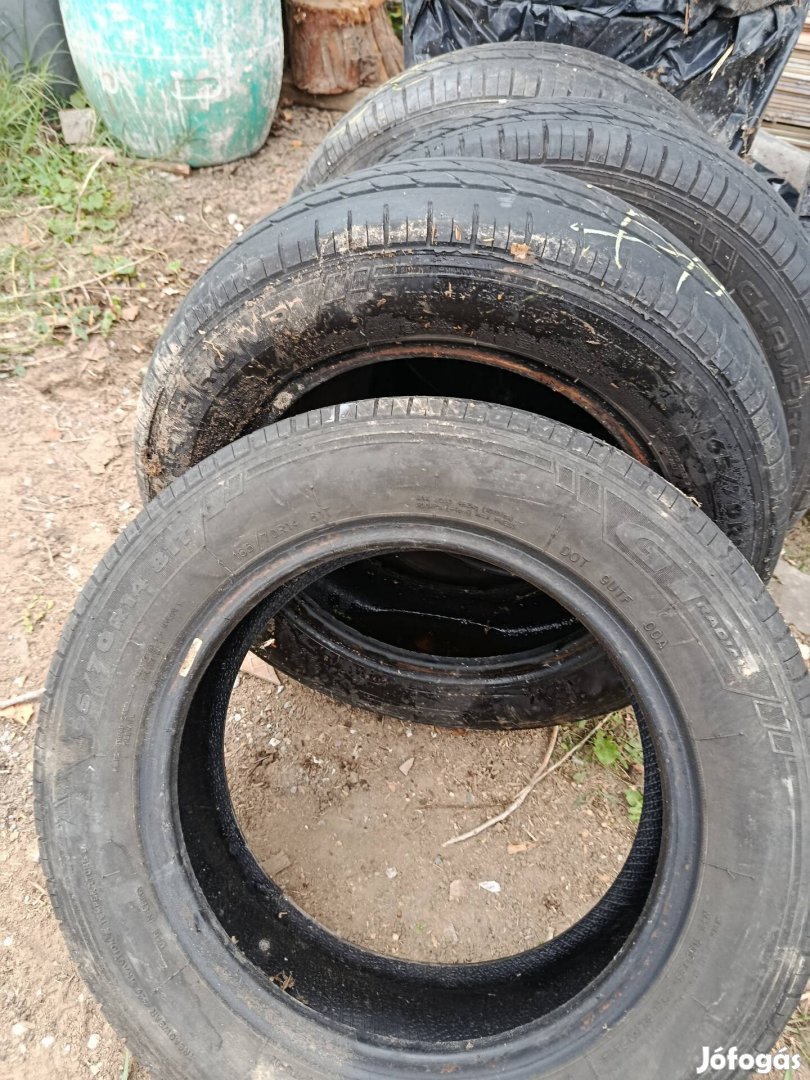 aútógumi 4 nyári,2 db. téli