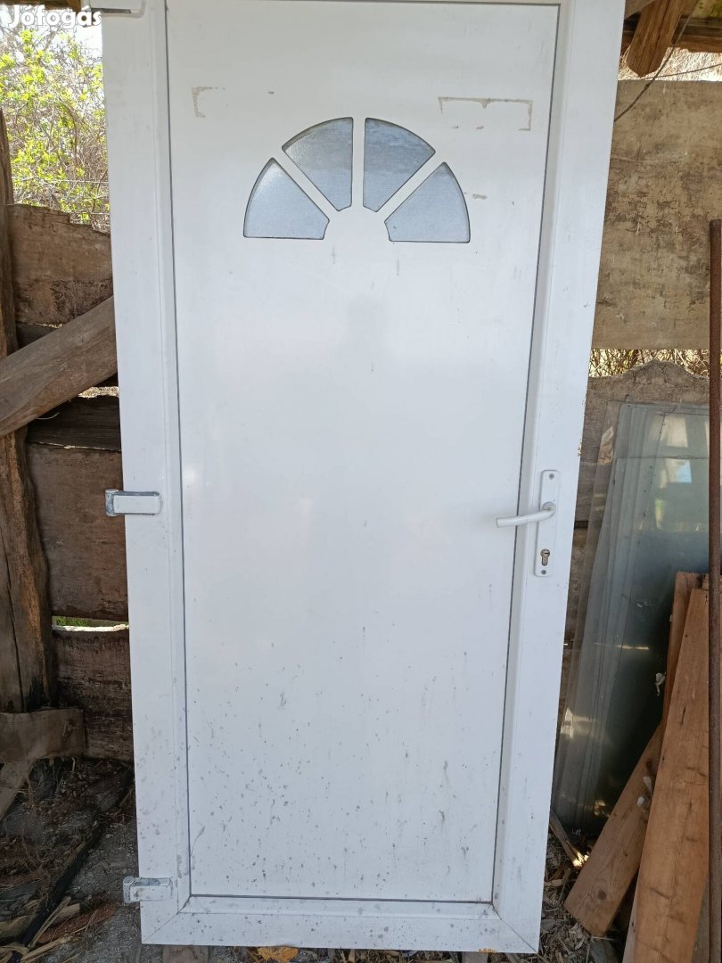 bejárati ajtó TOK nélkül