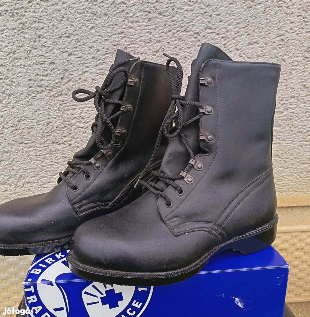 bélelt katonai surano