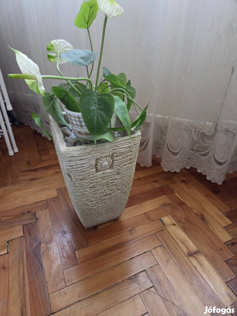 beton virágkaspó 34.5 cm magas