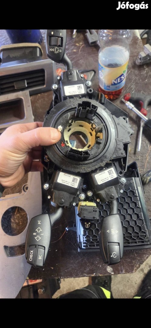 bmw e60 e61 legzsak szallag