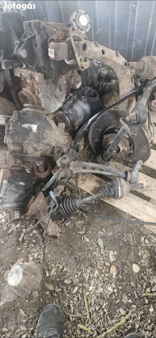 bmw e83 x3 2.0d 150 le futomu alkatreszek 