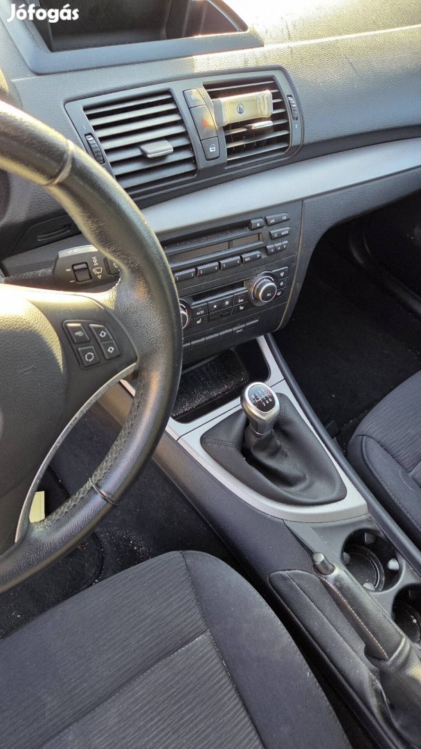 bmw e87 muszerfal parna