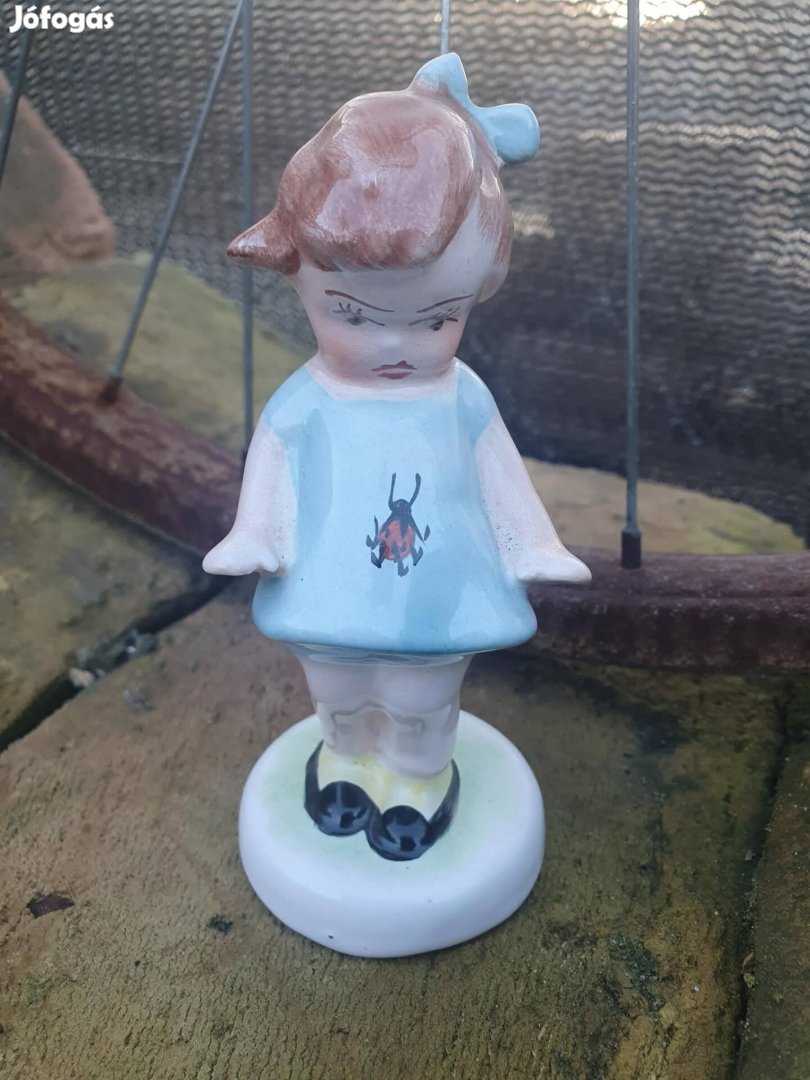 bodrogkeresztúri kékruhás kislány