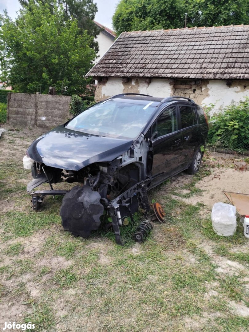 bontásra eladó Mazda 5