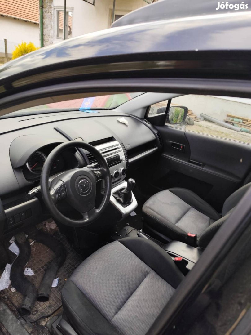 bontásra eladó Mazda 5 
