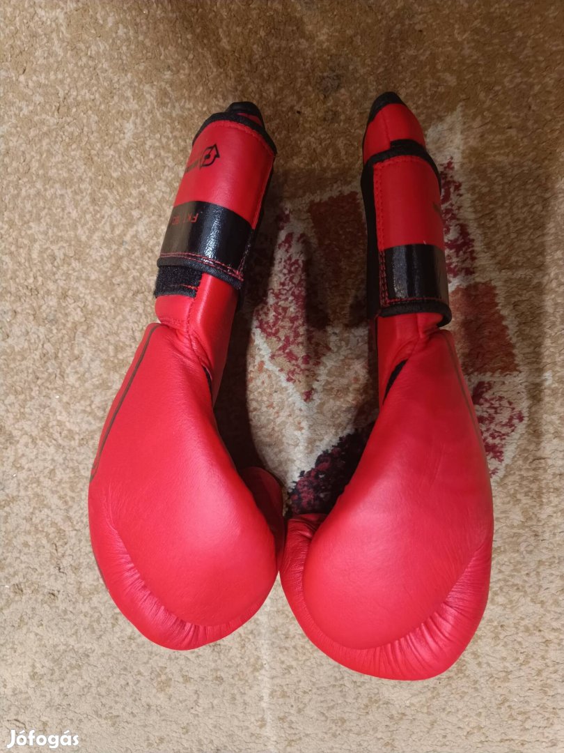 boxkesztyű      