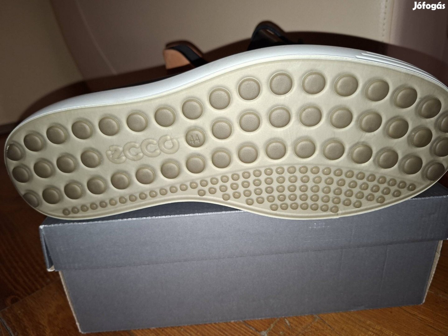 cipő ferfi 44-es méretű