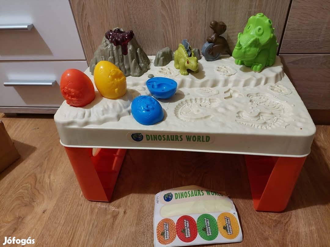 dino gyurma asztal hangot ad villog