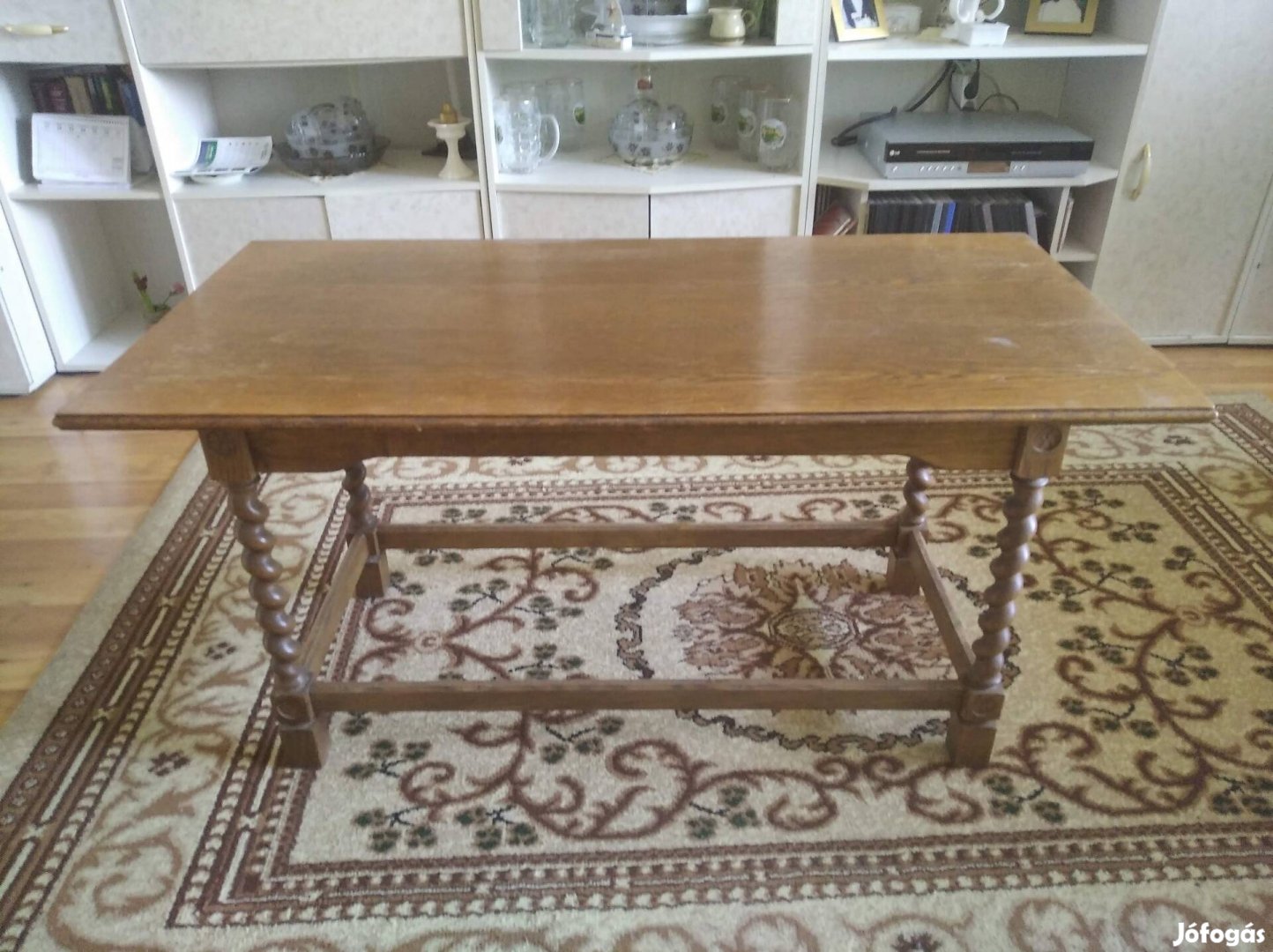 dohányzóasztal eladó.