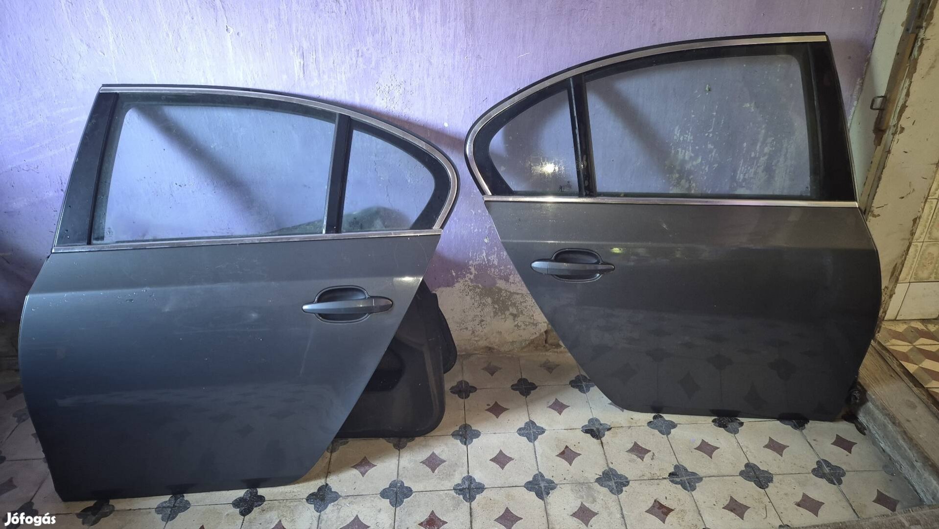 e60 jobb,és bal hátsó ajtók 