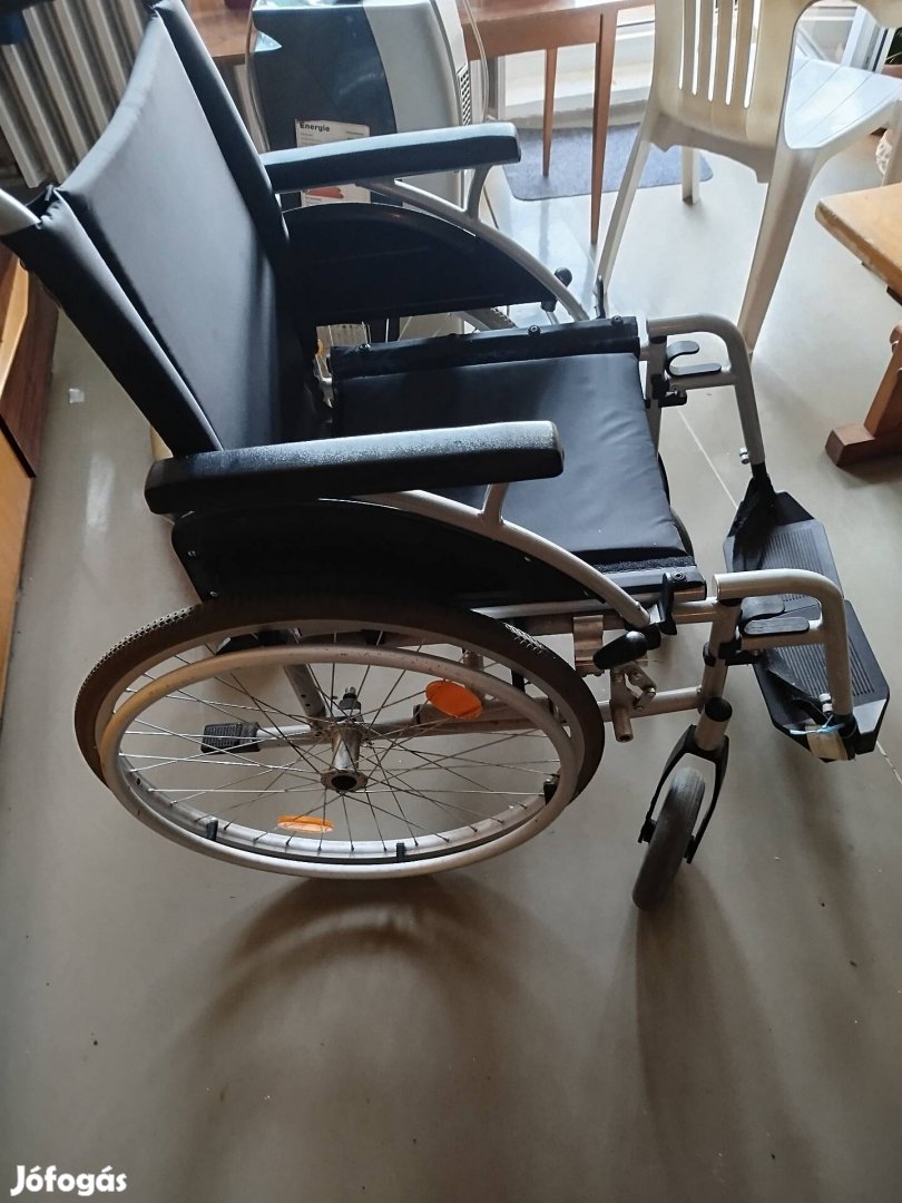 egyeb jó állapotú rokkant kocsi eladó 